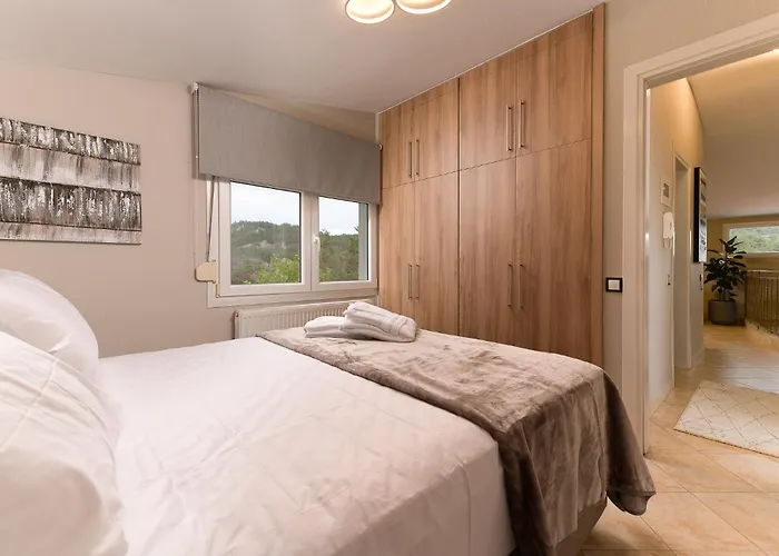 Valley Premium House